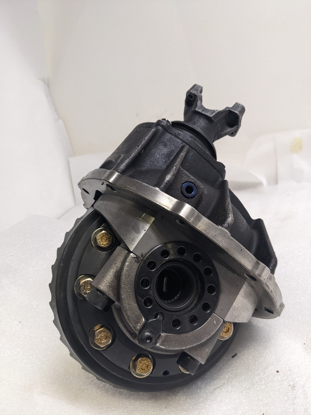 SPEEDWAY MOTORS 91048343-370-STD FORD 9 IN. 3RD MEMBER ASSEMBLY 31 SPLINE STD SPOOL 3.70 GEAR RATIO DIFFERENTIAL USED B2