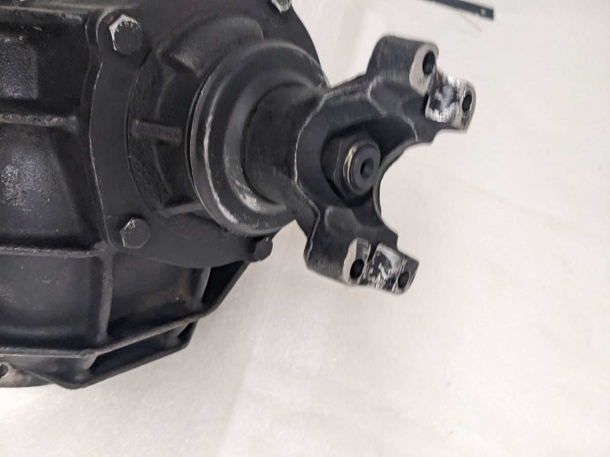 SPEEDWAY MOTORS 91048343-370-STD FORD 9 IN. 3RD MEMBER ASSEMBLY 31 SPLINE STD SPOOL 3.70 GEAR RATIO DIFFERENTIAL USED B2