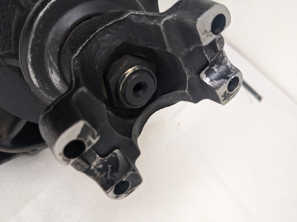 SPEEDWAY MOTORS 91048343-370-STD FORD 9 IN. 3RD MEMBER ASSEMBLY 31 SPLINE STD SPOOL 3.70 GEAR RATIO DIFFERENTIAL USED B2