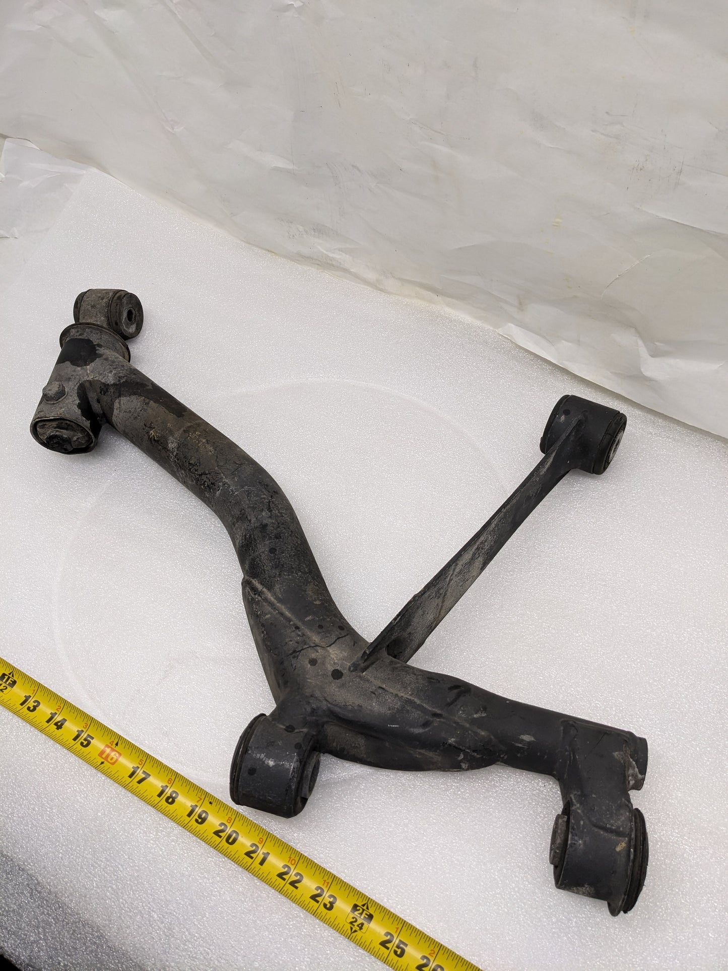 PORSCHE 92833105913 REAR LEFT CONTROL ARM FOR 928 USED #1 PG2