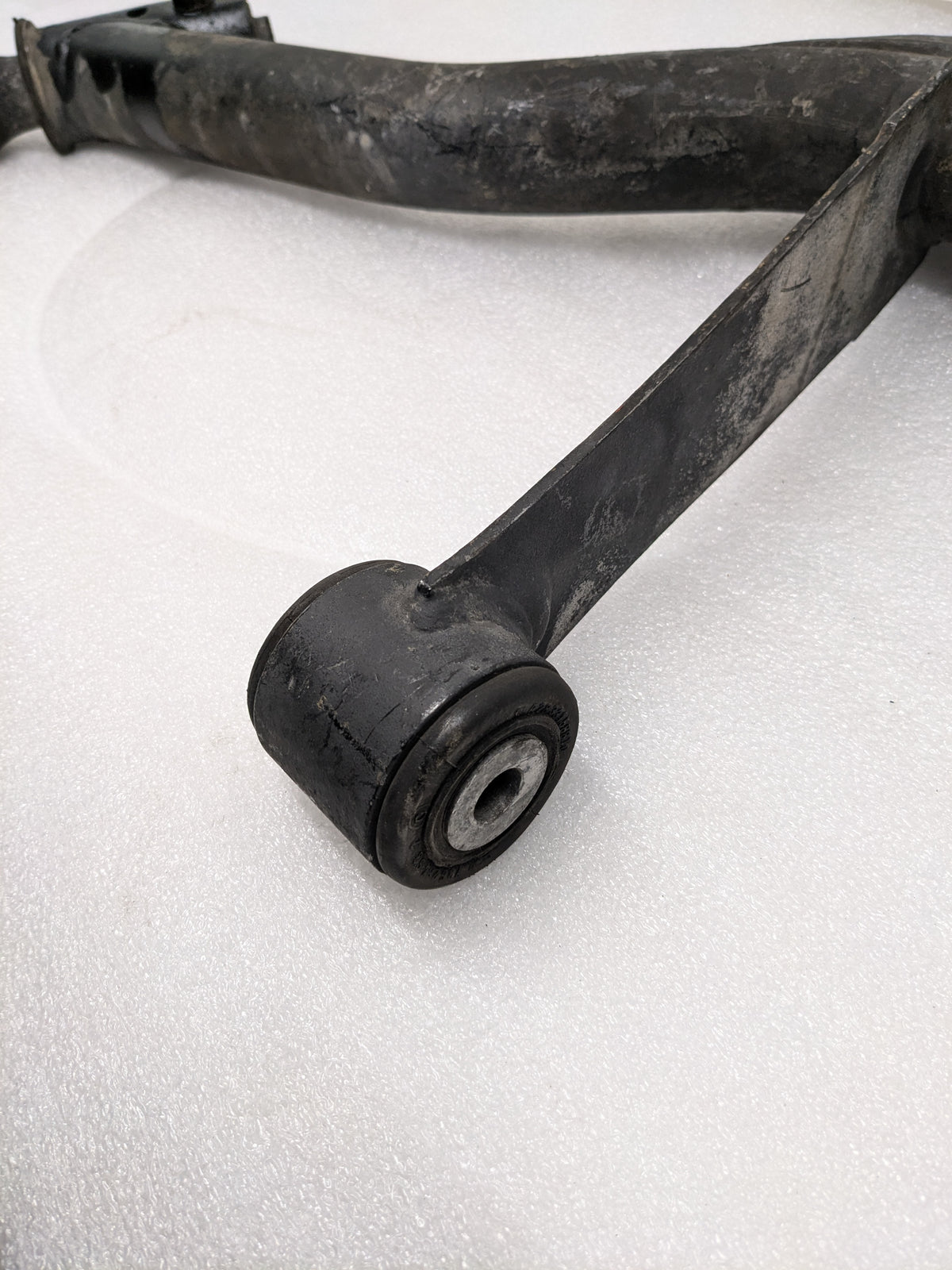 PORSCHE 92833105913 REAR LEFT CONTROL ARM FOR 928 USED #1 PG2