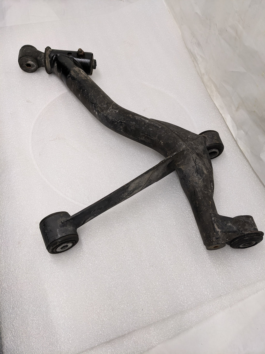 PORSCHE 92833105913 REAR LEFT CONTROL ARM FOR 928 USED #1 PG2