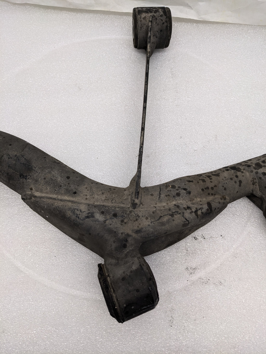 PORSCHE 92833105913 REAR LEFT CONTROL ARM FOR 928 USED #2 PG2