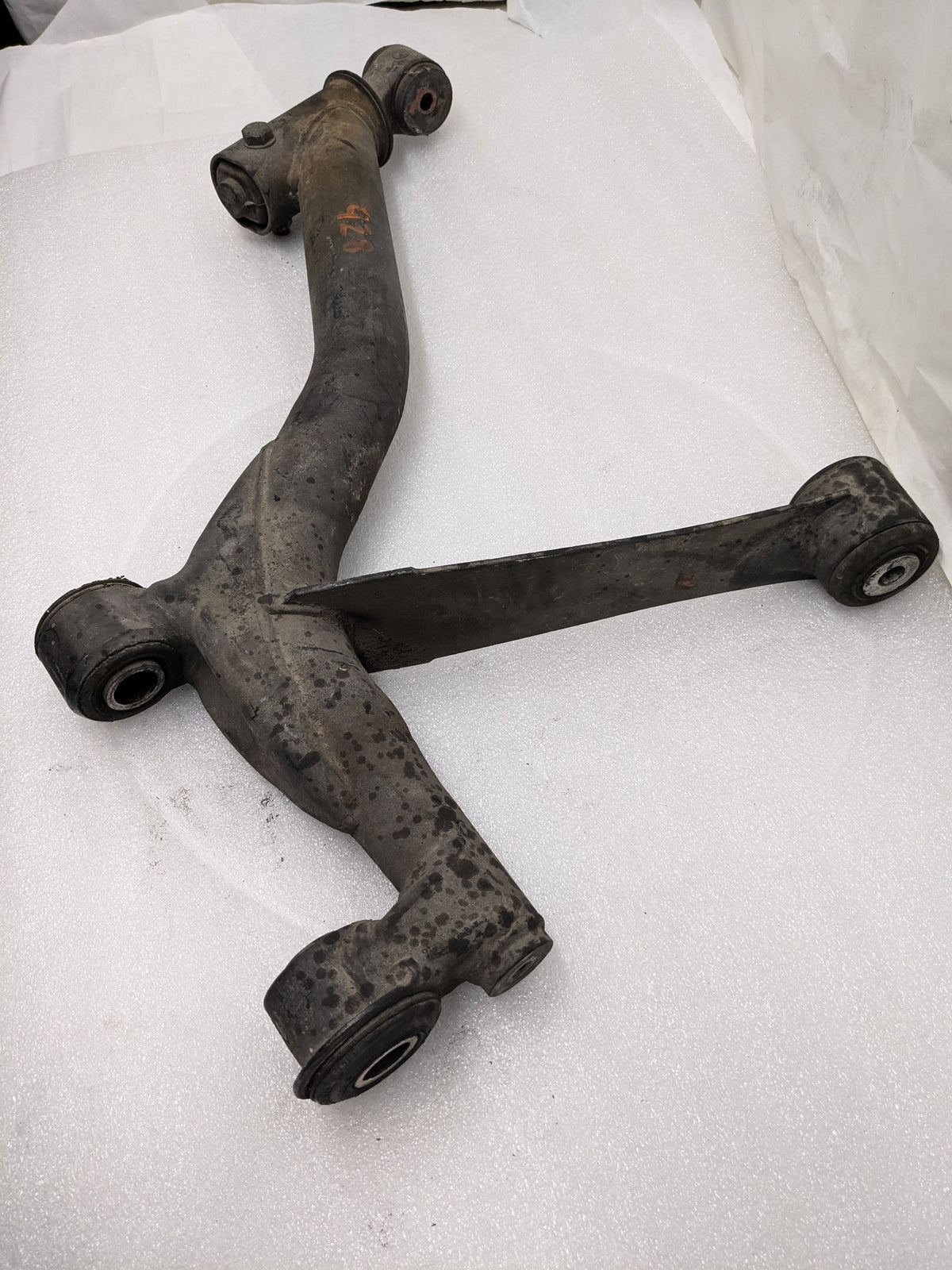 PORSCHE 92833105913 REAR LEFT CONTROL ARM FOR 928 USED #2 PG2