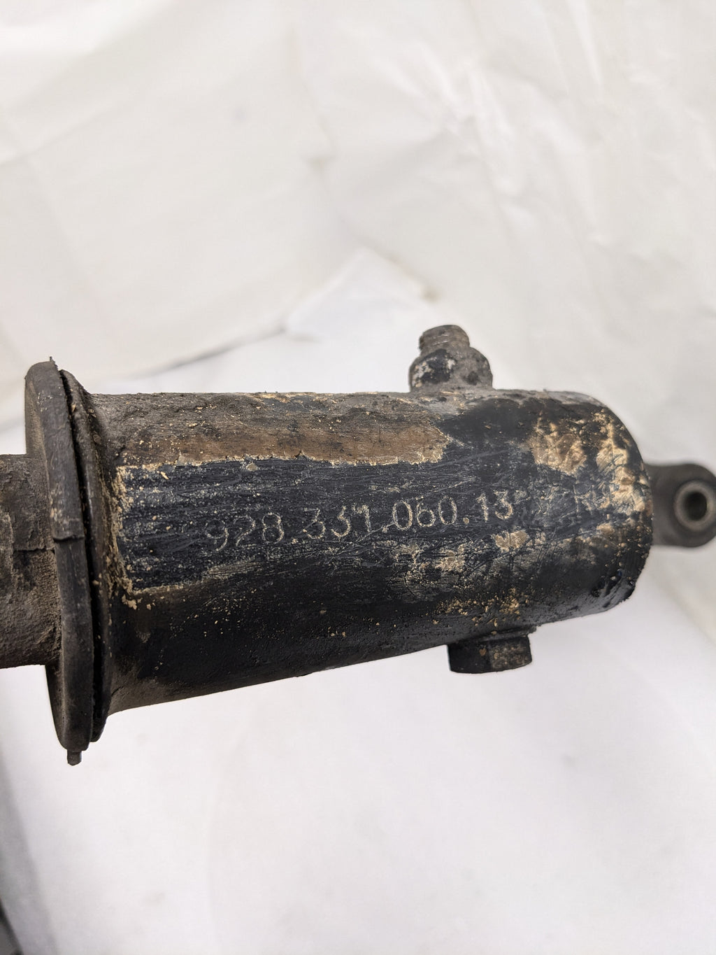 PORSCHE 92833106013 REAR RIGHT CONTROL ARM FOR 928 USED #1 PG2