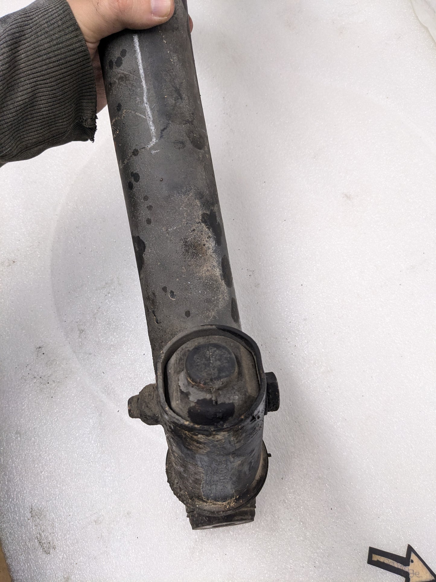 PORSCHE 92833106013 REAR RIGHT CONTROL ARM FOR 928 USED #1 PG2