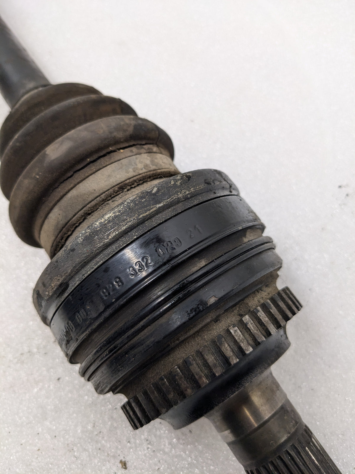 PORSCHE 92833202921 DRIVESHAFT FOR AUTO 928 S4 USED PG3