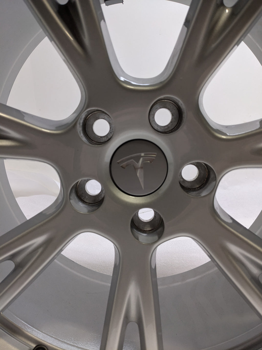 TESLA 1188222-00-B APOLLO 19X9.5 INCHES 5X4.5 +45MM SILVER WHEEL FOR TESLA MODEL Y NEW B2 (PICS)