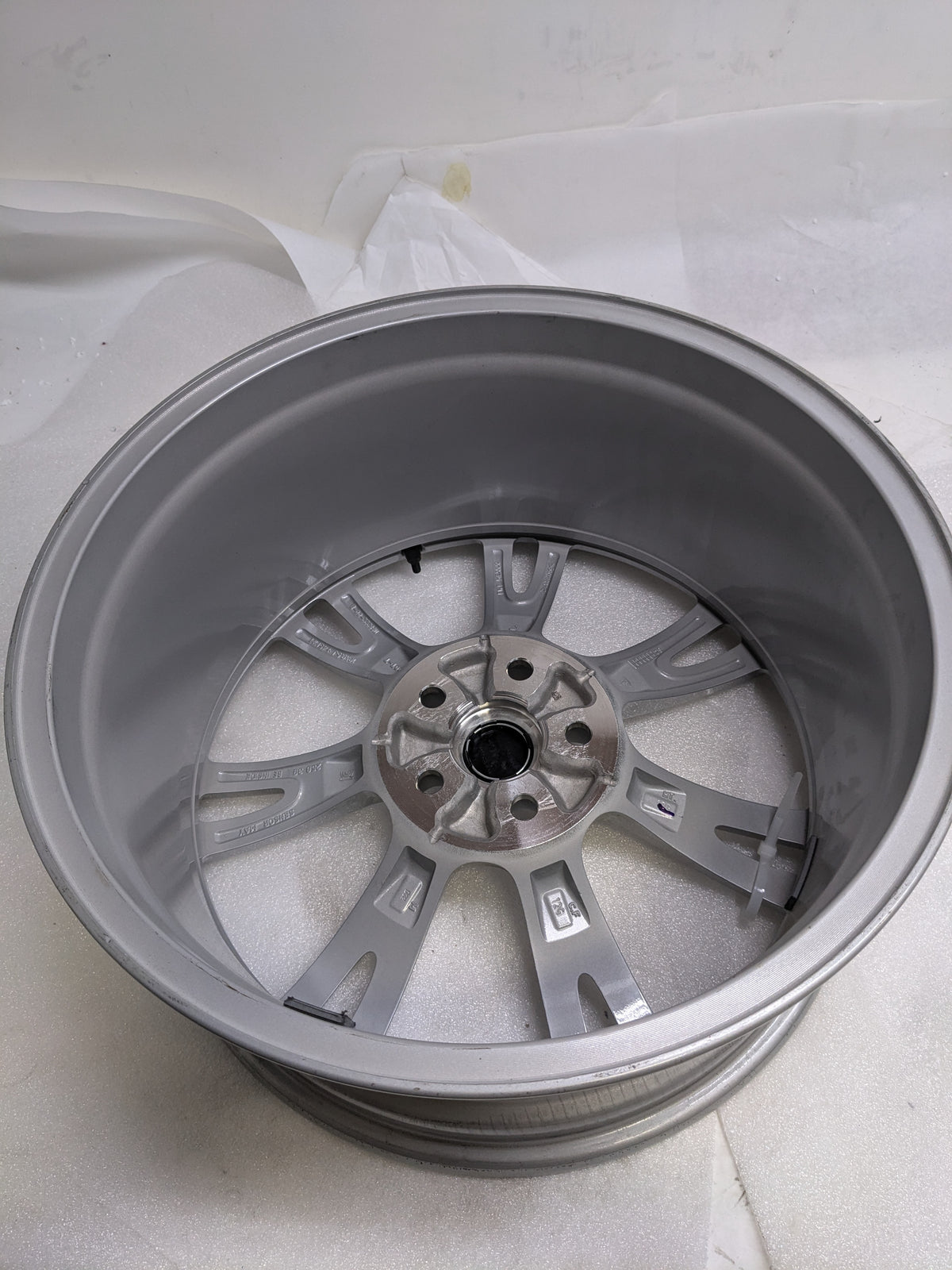 TESLA 1188222-00-B APOLLO 19X9.5 INCHES 5X4.5 +45MM SILVER WHEEL FOR TESLA MODEL Y NEW B2 (PICS)