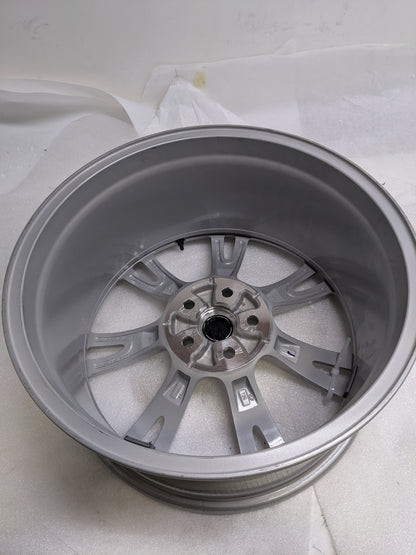 TESLA 1188222-00-B APOLLO 19X9.5 INCHES 5X4.5 +45MM SILVER WHEEL FOR TESLA MODEL Y NEW B2 (PICS)