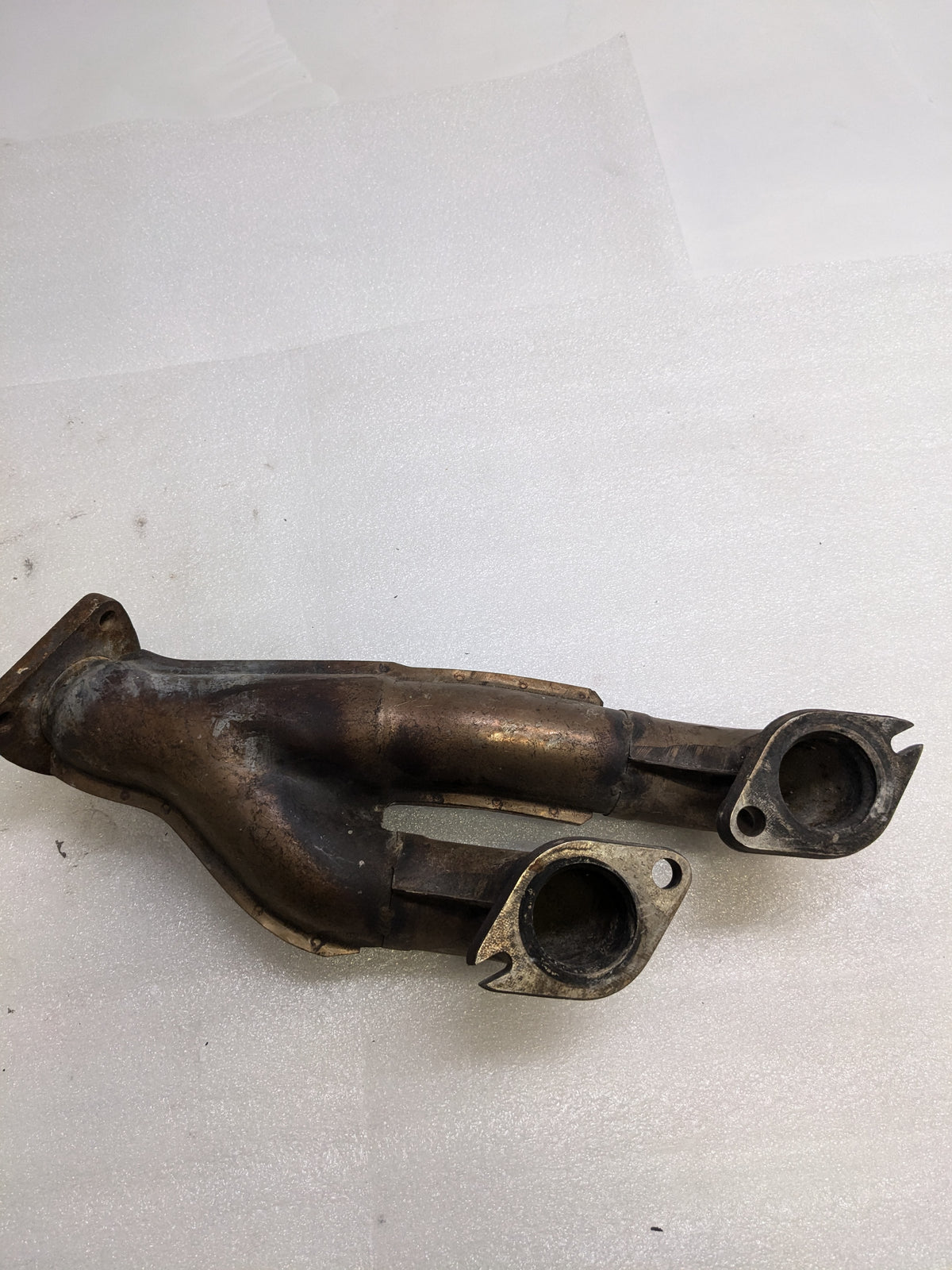 PORSCHE CYLINDER HEADER 2 & 3 FOR 1986-1989 944 TURBO S USED PG2