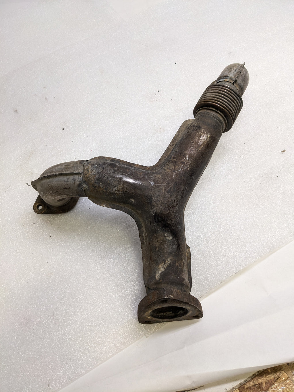 PORSCHE EXHAUST CROSSOVER PIPE 1 & 4 FOR 1984-1989 911 USED PG2