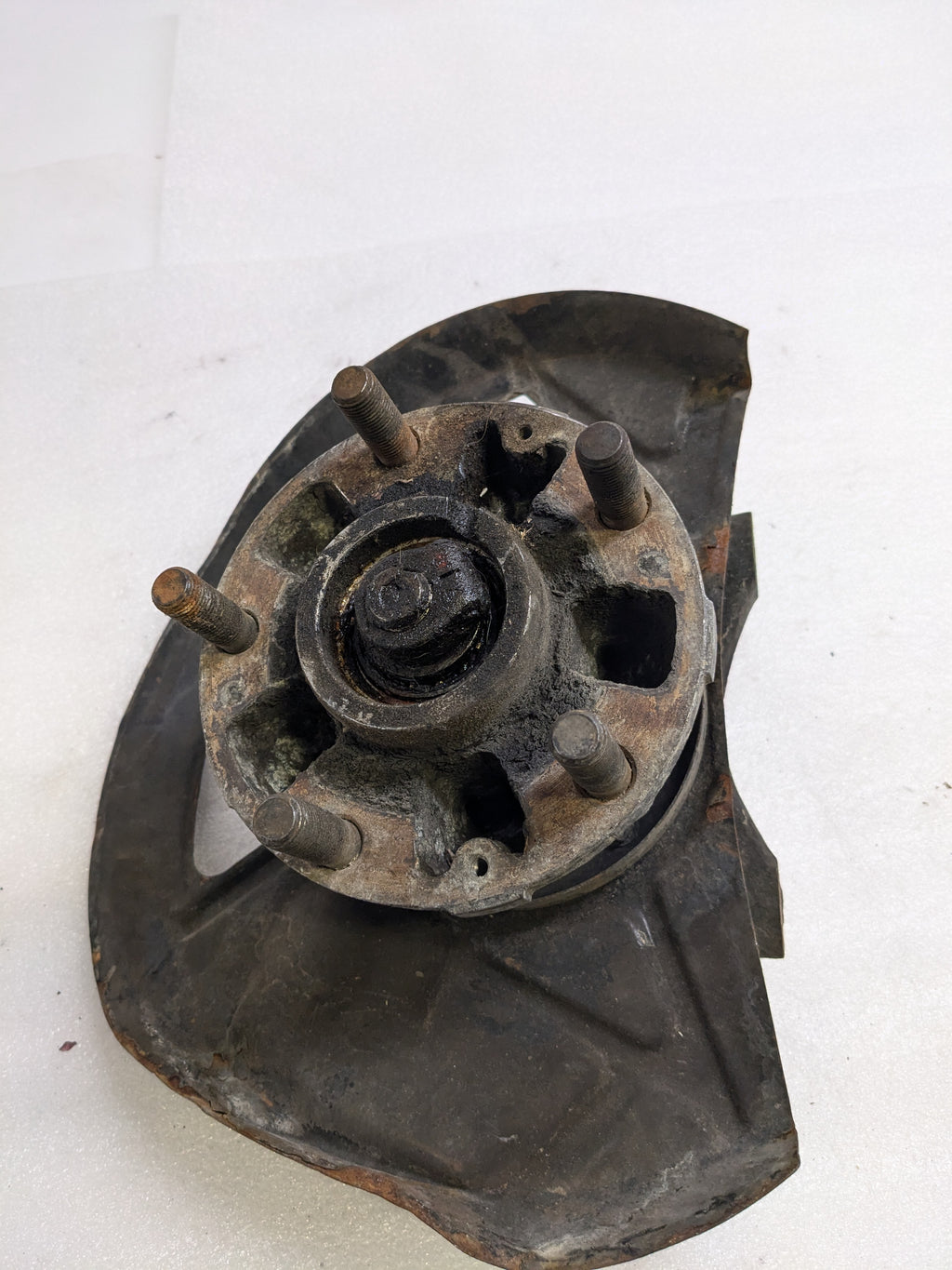 PORSCHE 92834105817 STEERING KNUCKLE AND DUST SHIELD FOR 1989-1995 928 USED PG2