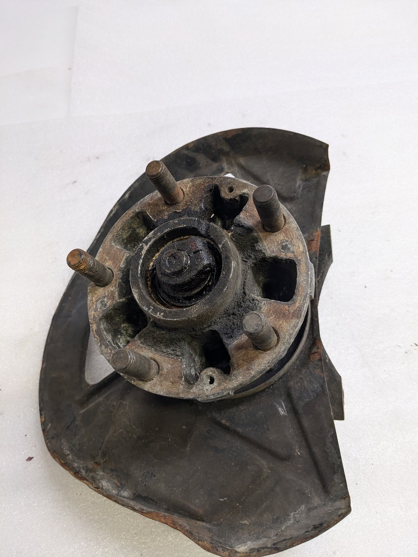 PORSCHE 92834105817 STEERING KNUCKLE AND DUST SHIELD FOR 1989-1995 928 USED PG2