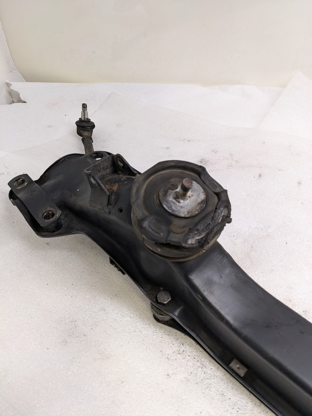 PORSCHE 92837501106 ENGINE SUSPENSION FOR 1983-1995 928 USED B2