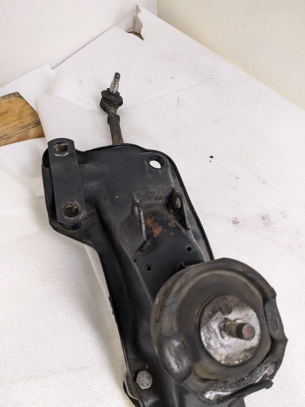 PORSCHE 92837501106 ENGINE SUSPENSION FOR 1983-1995 928 USED B2