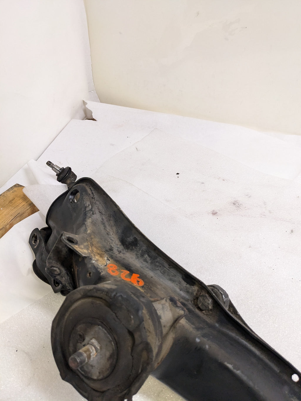 PORSCHE 92837501106 ENGINE SUSPENSION FOR 1983-1995 928 USED B2