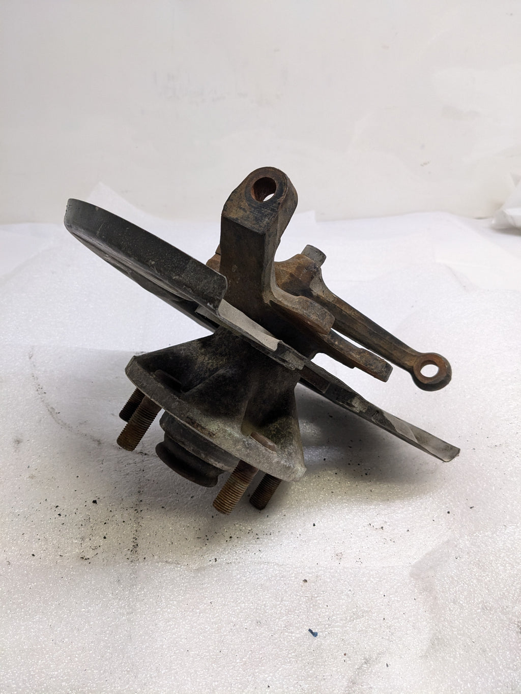 PORSCHE 94434165506 LEFT STEERING KNUCKLE AND DUST SHIELD FOR 1987-1991 944 USED #1 PG2