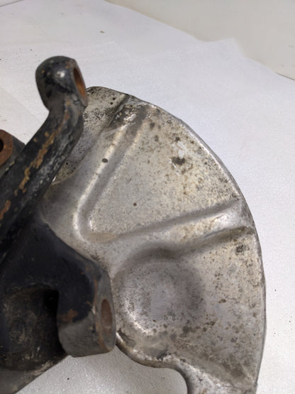 PORSCHE 92835108400/92834105714 LEFT STERRING KNUCKLE AND BRAKE PROT PLATE FOR 1986 928 S USED PG2