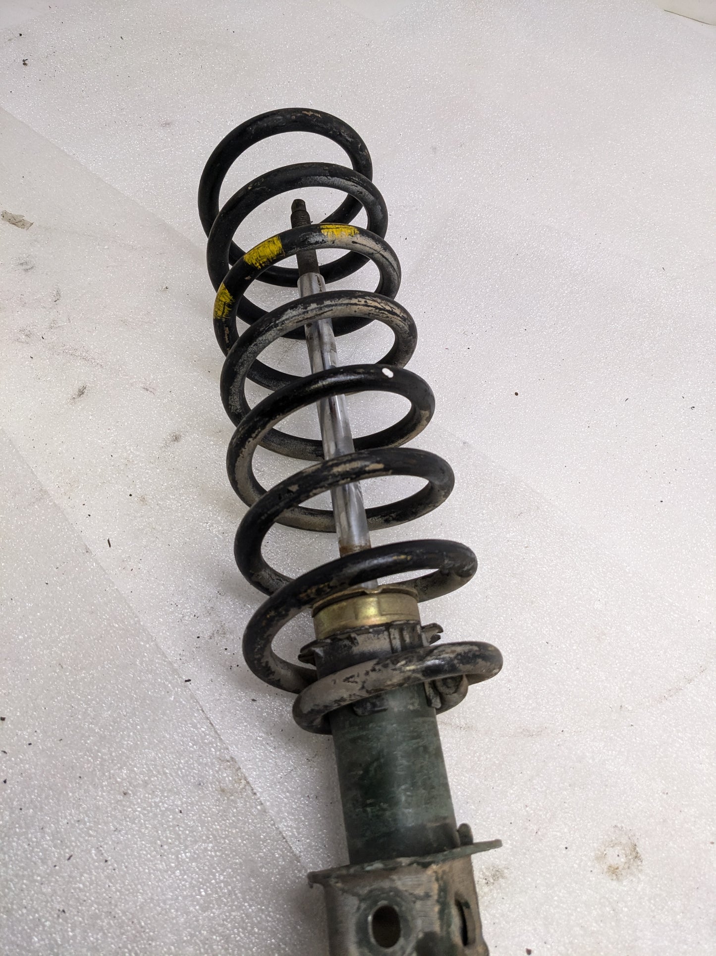 PORSCHE 99333305234 PASSENGER REAR STRUT SHOCK ABSORBER FOR 1994-1998 991/993 USED PG2