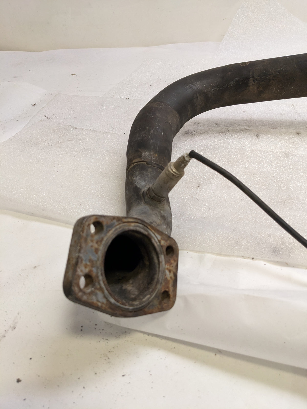 PORSCHE CROSSOVER EXHAUST PIPE FOR 1986-1991 944 USED #1 PG2