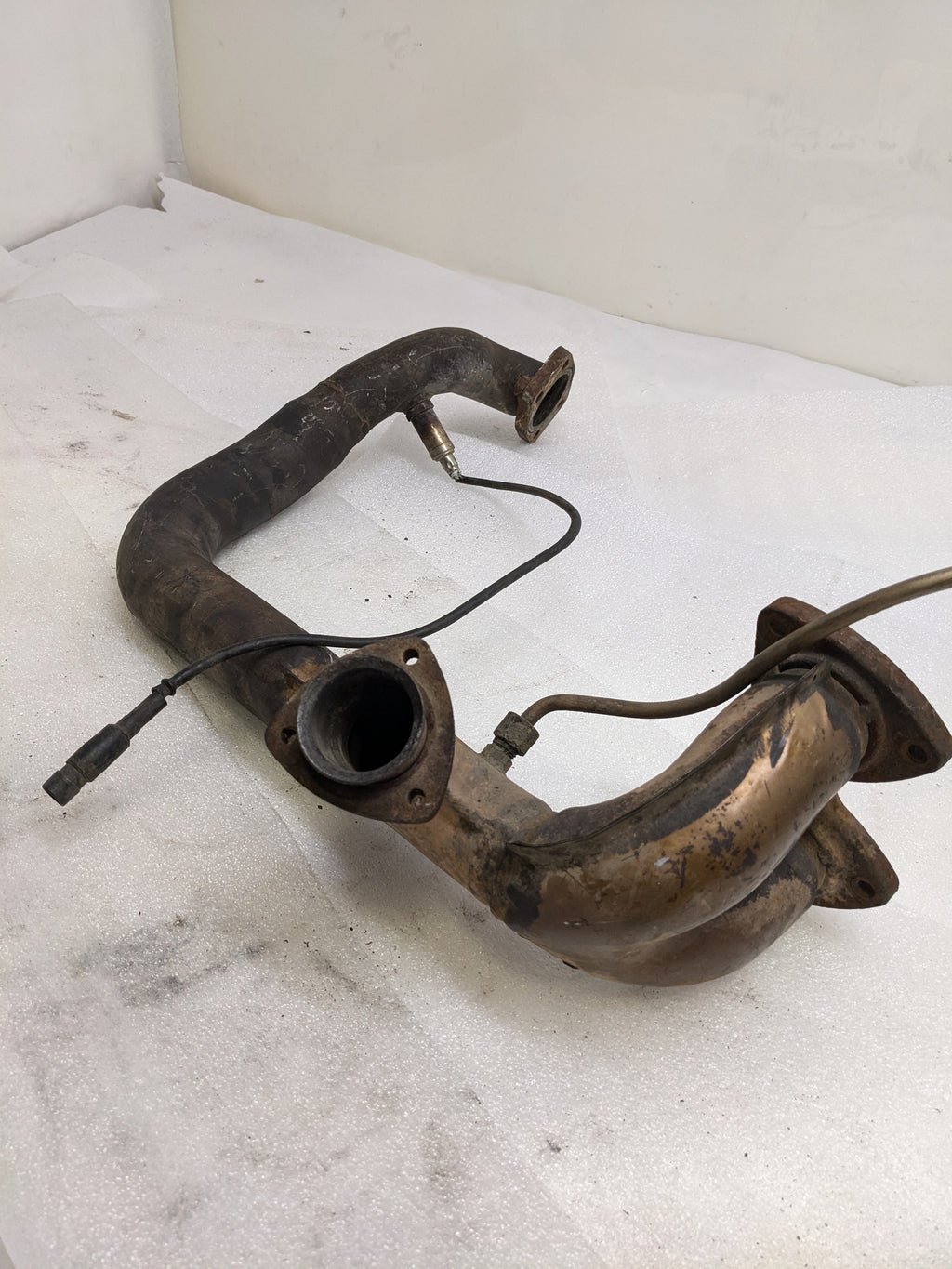 PORSCHE CROSSOVER EXHAUST PIPE FOR 1986-1991 944 USED #1 PG2