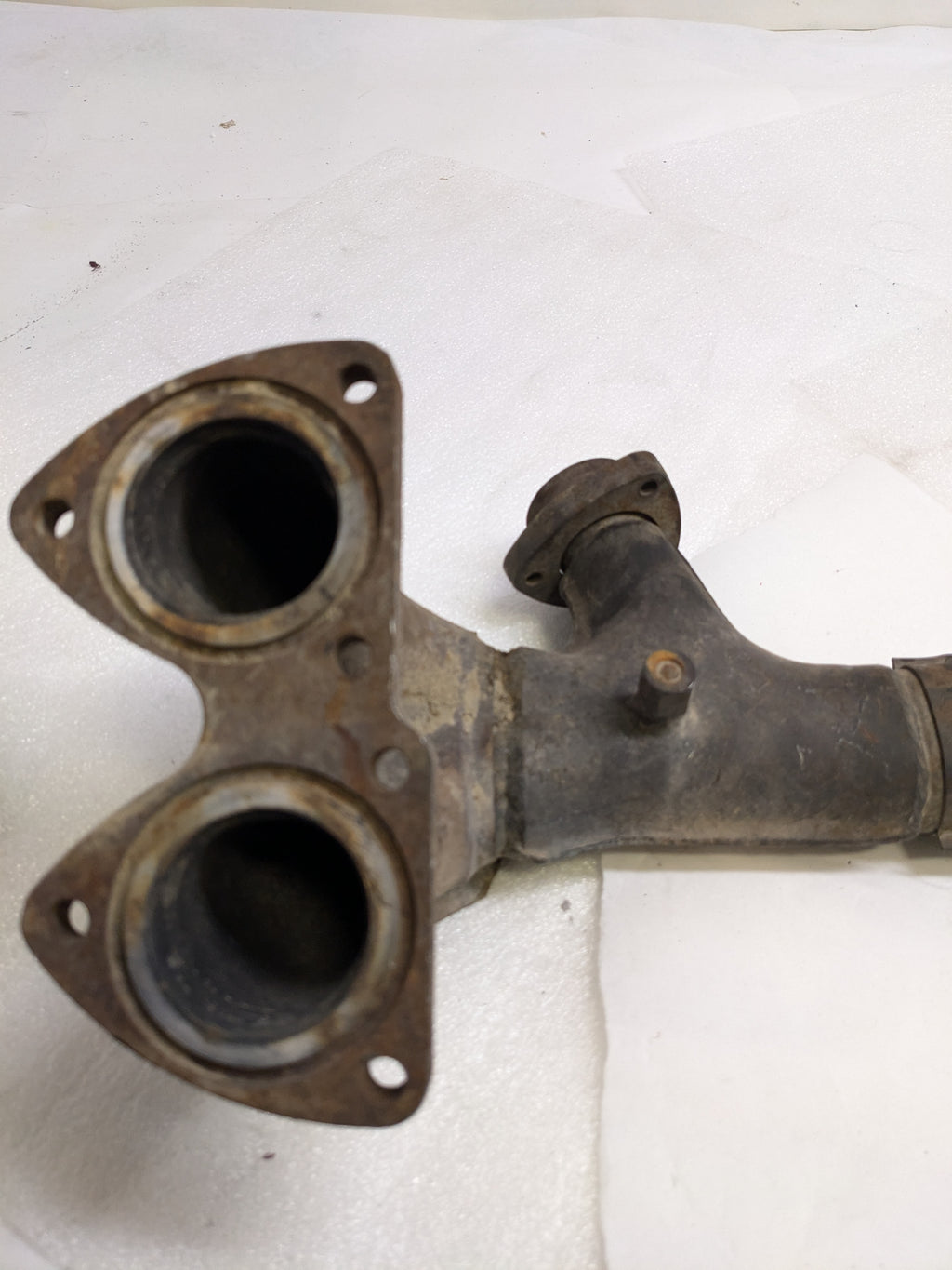 PORSCHE CROSSOVER EXHAUST PIPE FOR 1986-1991 944 USED #3 PG2