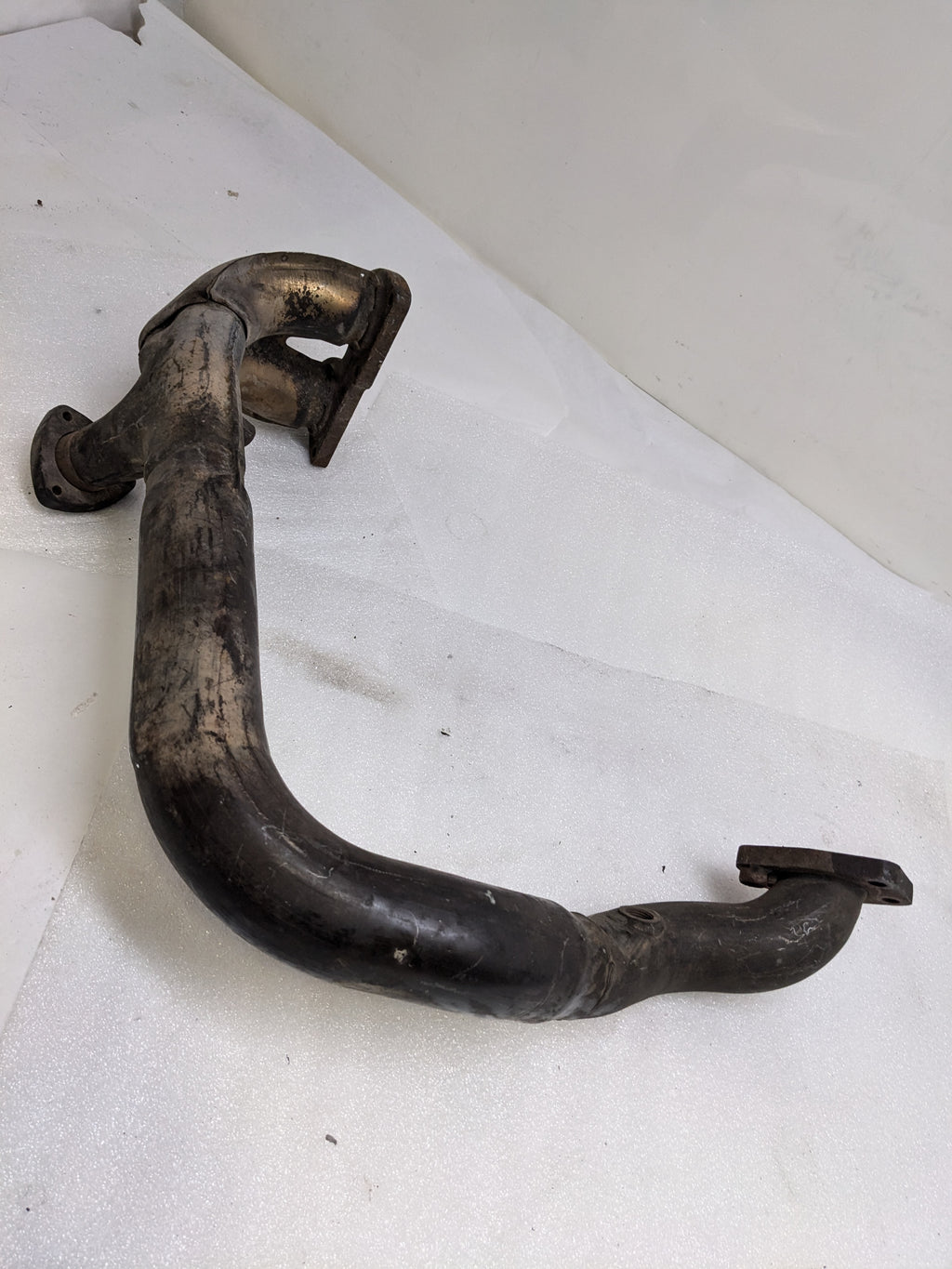 PORSCHE CROSSOVER EXHAUST PIPE FOR 1986-1991 944 USED #3 PG2
