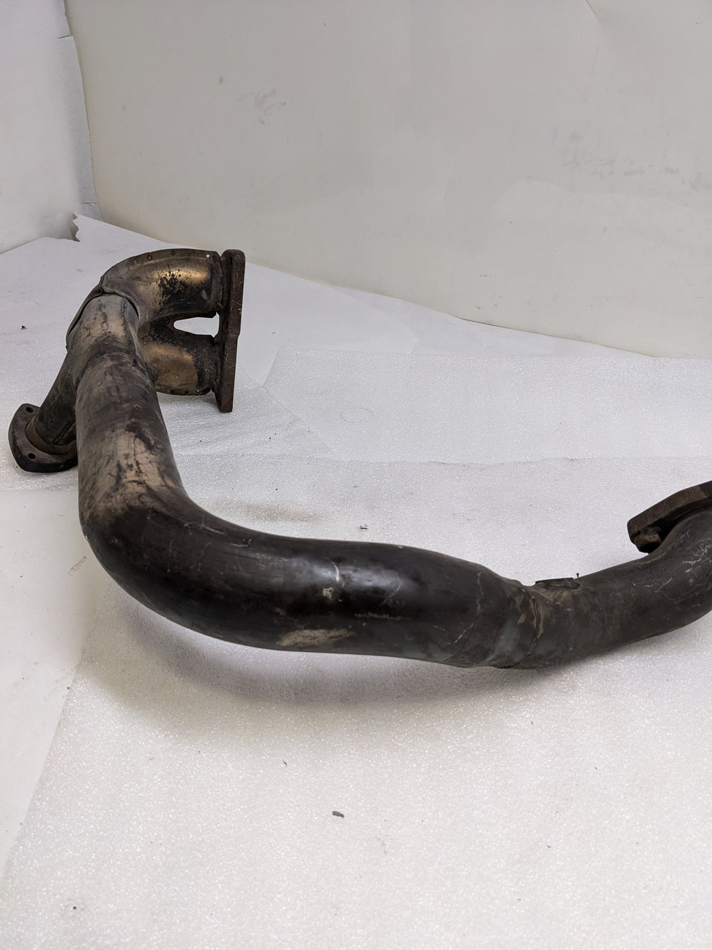 PORSCHE CROSSOVER EXHAUST PIPE FOR 1986-1991 944 USED #3 PG2