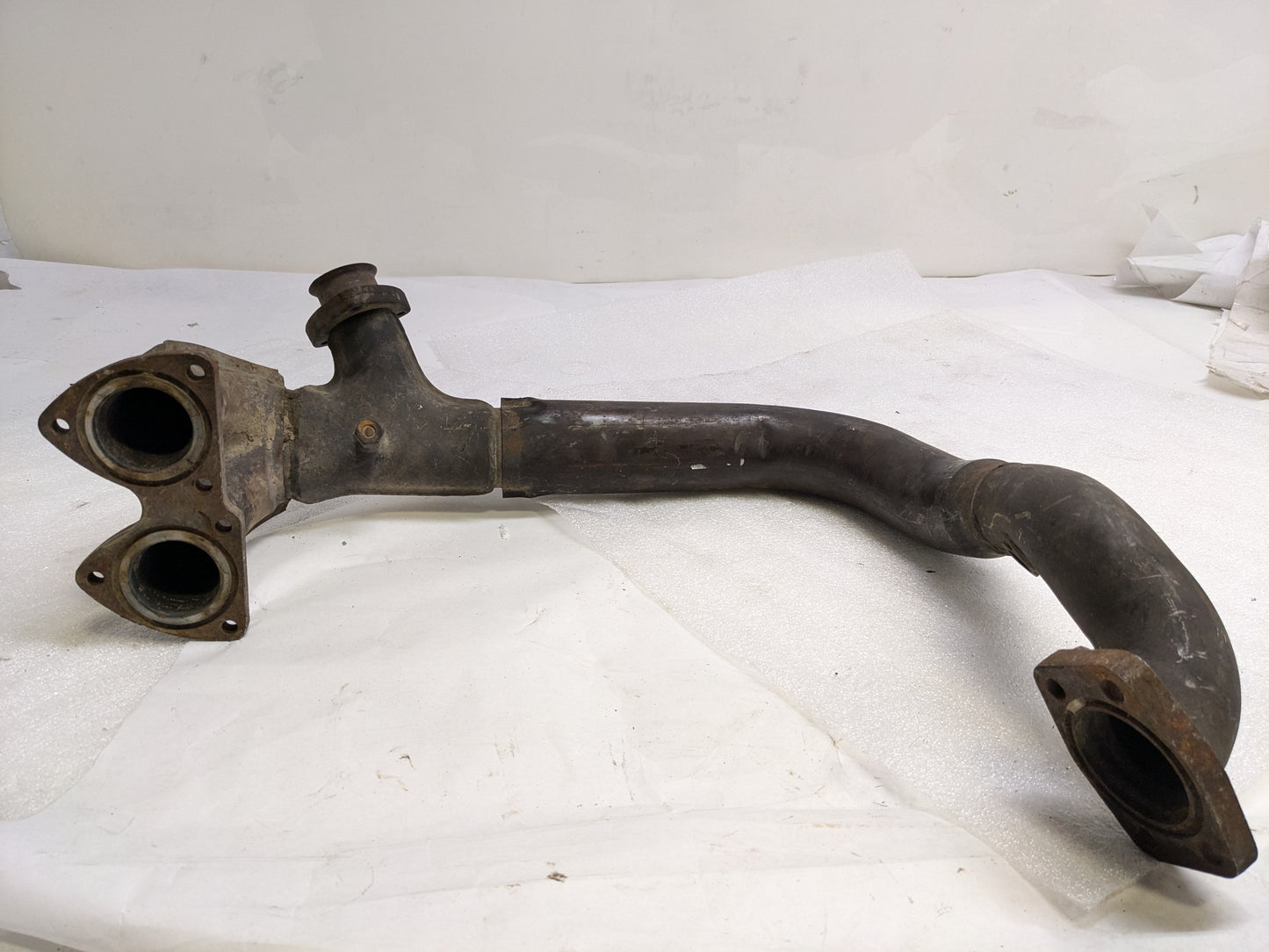 PORSCHE CROSSOVER EXHAUST PIPE FOR 1986-1991 944 USED #3 PG2