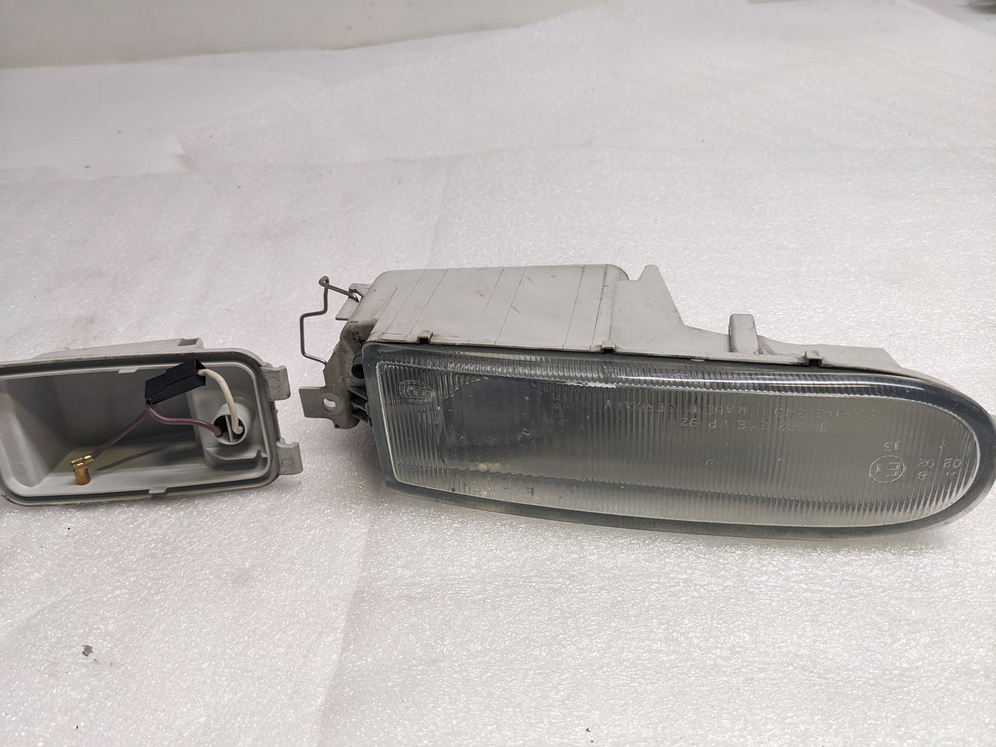 HELLA 14239100 LEFT FOG LIGHT FOR 1974-1997 911 993 PORSCHE USED R20T4