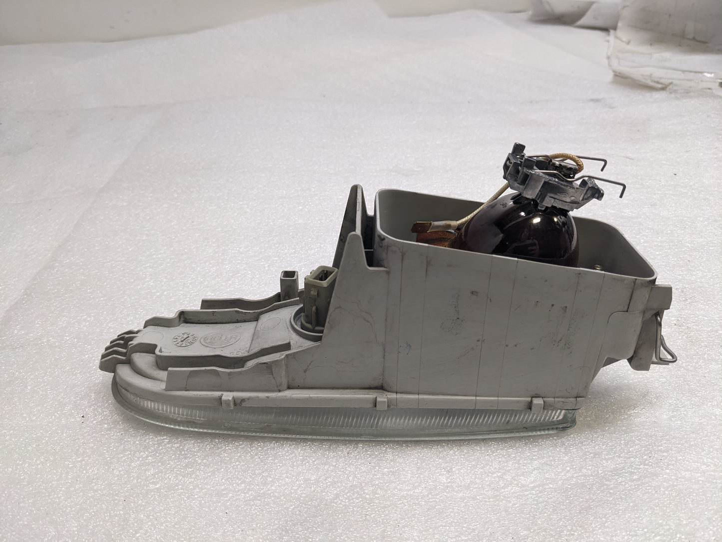 HELLA 14239100 LEFT FOG LIGHT FOR 1974-1997 911 993 PORSCHE USED R20T4