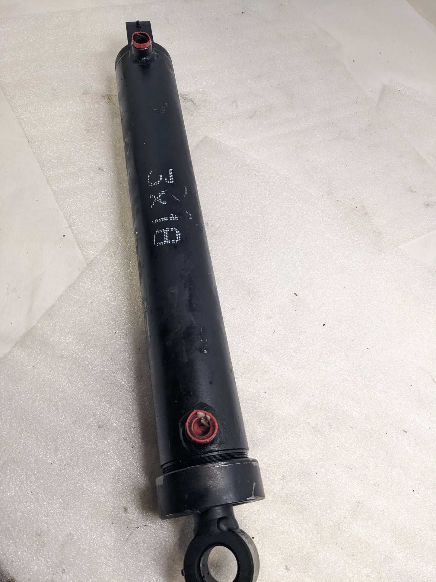 UNBRANDED 3" X 18" STROKE TANG HYDRAULIC CYLINDER USED B2