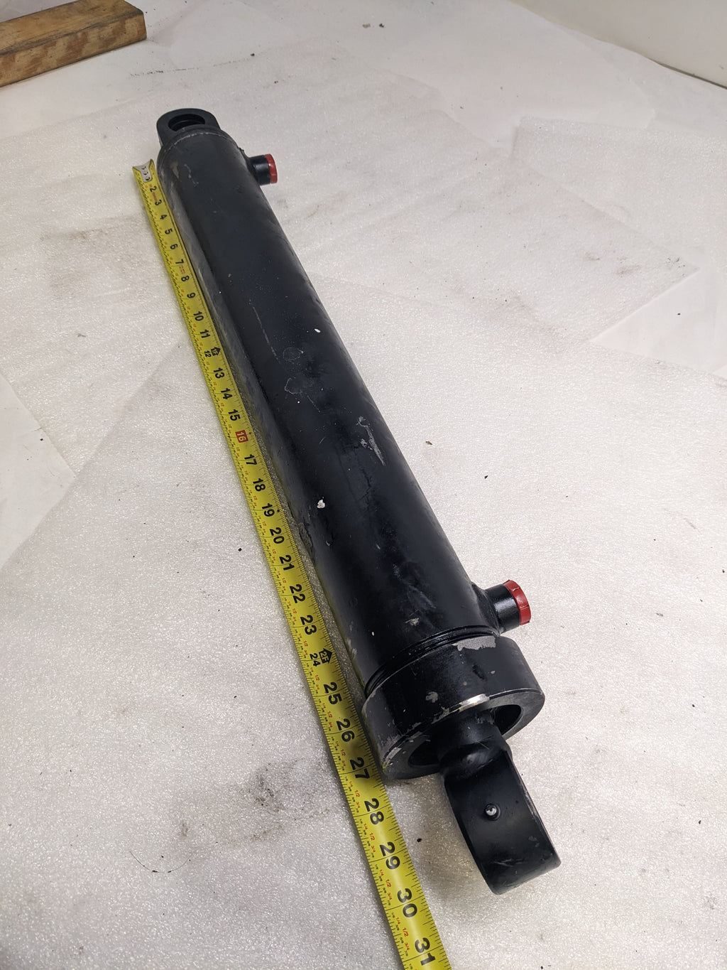 UNBRANDED 3" X 18" STROKE TANG HYDRAULIC CYLINDER USED B2