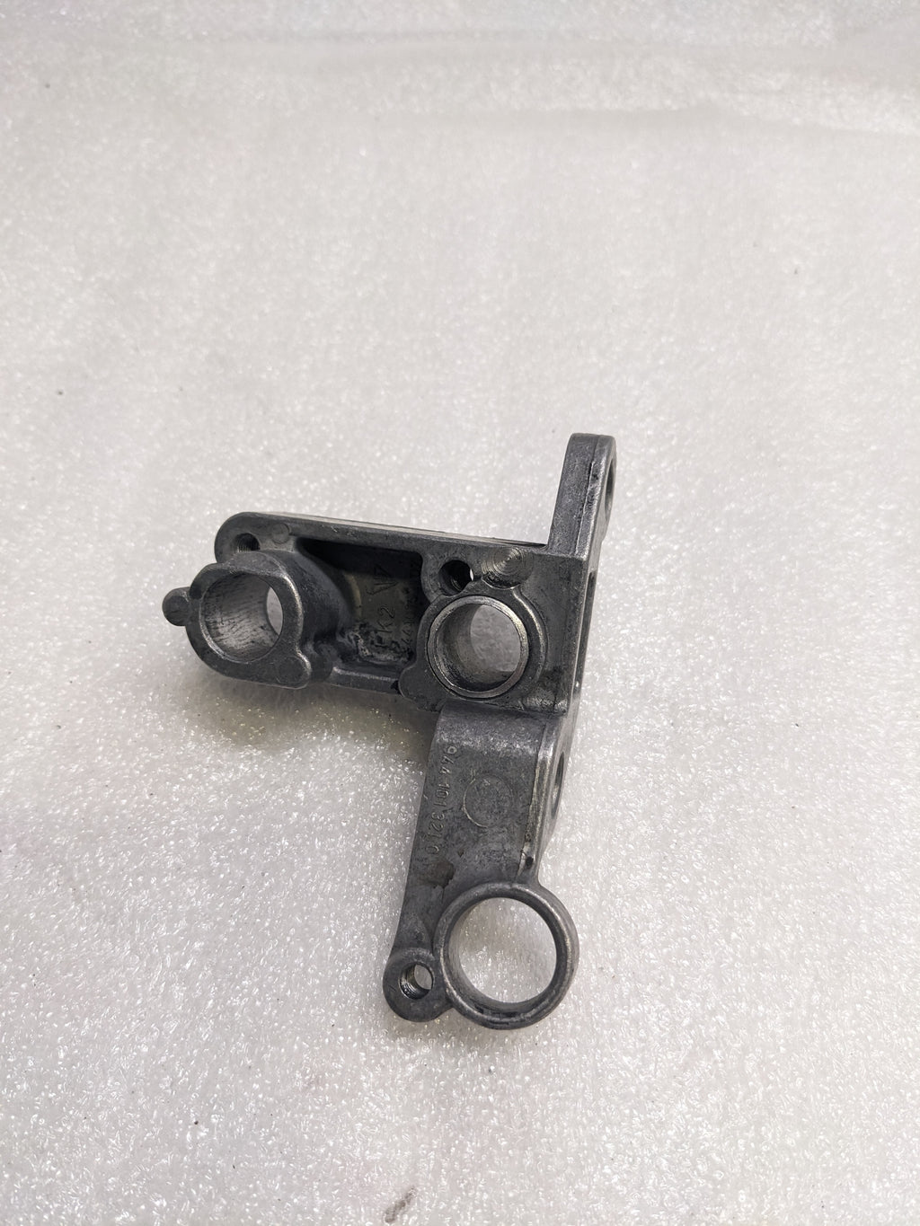 PORSCHE 94410132107 ENGINE CRANK POSITION SENSOR BRACKET FOR 1985-1991 944 NEW R23T3