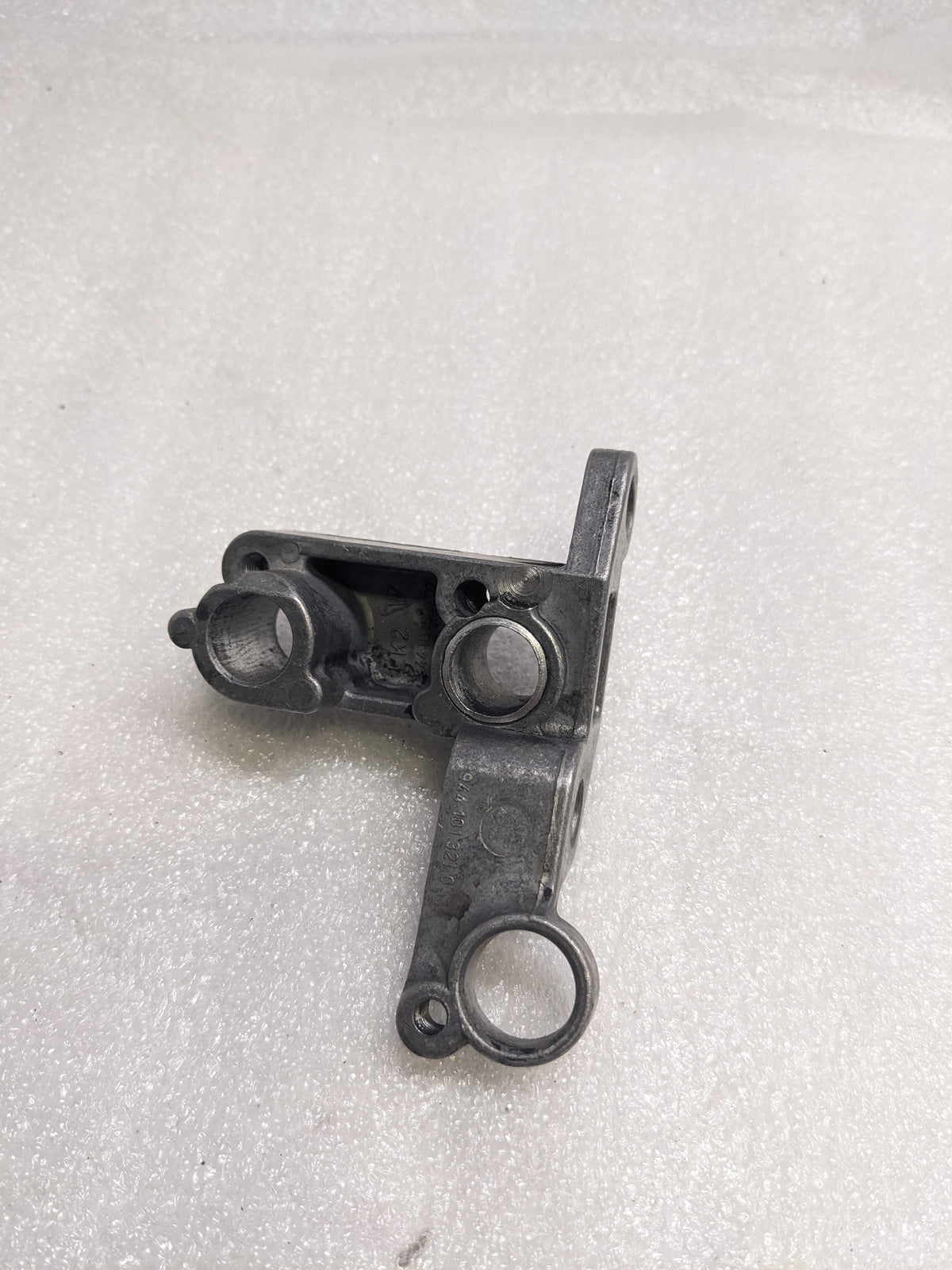 PORSCHE 94410132107 ENGINE CRANK POSITION SENSOR BRACKET FOR 1985-1991 944 NEW R23T3