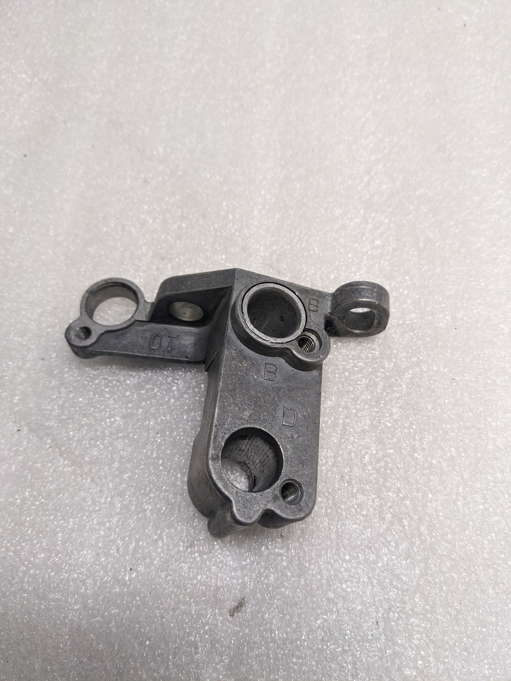 PORSCHE 94410132107 ENGINE CRANK POSITION SENSOR BRACKET FOR 1985-1991 944 NEW R23T3
