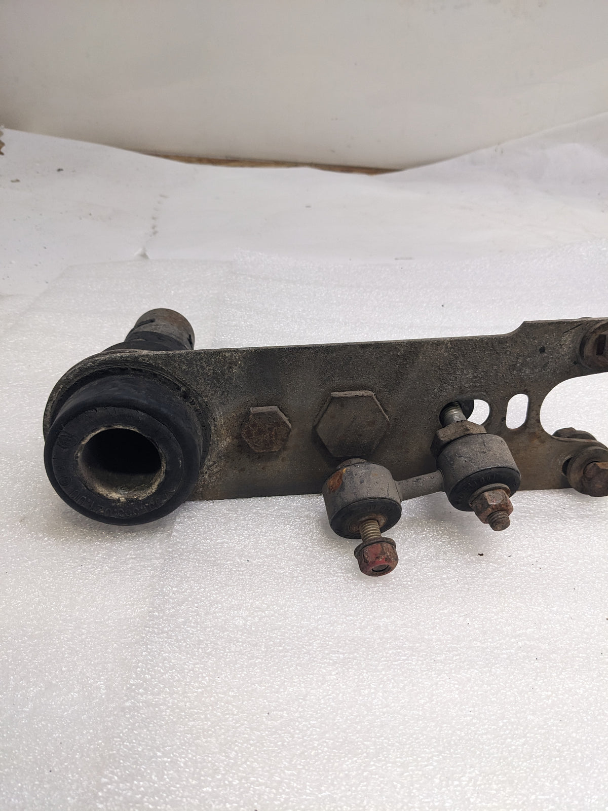 PORSCHE 95133302100 REAR AXLE STRUT FOR 1989-1991 994 USED PG2