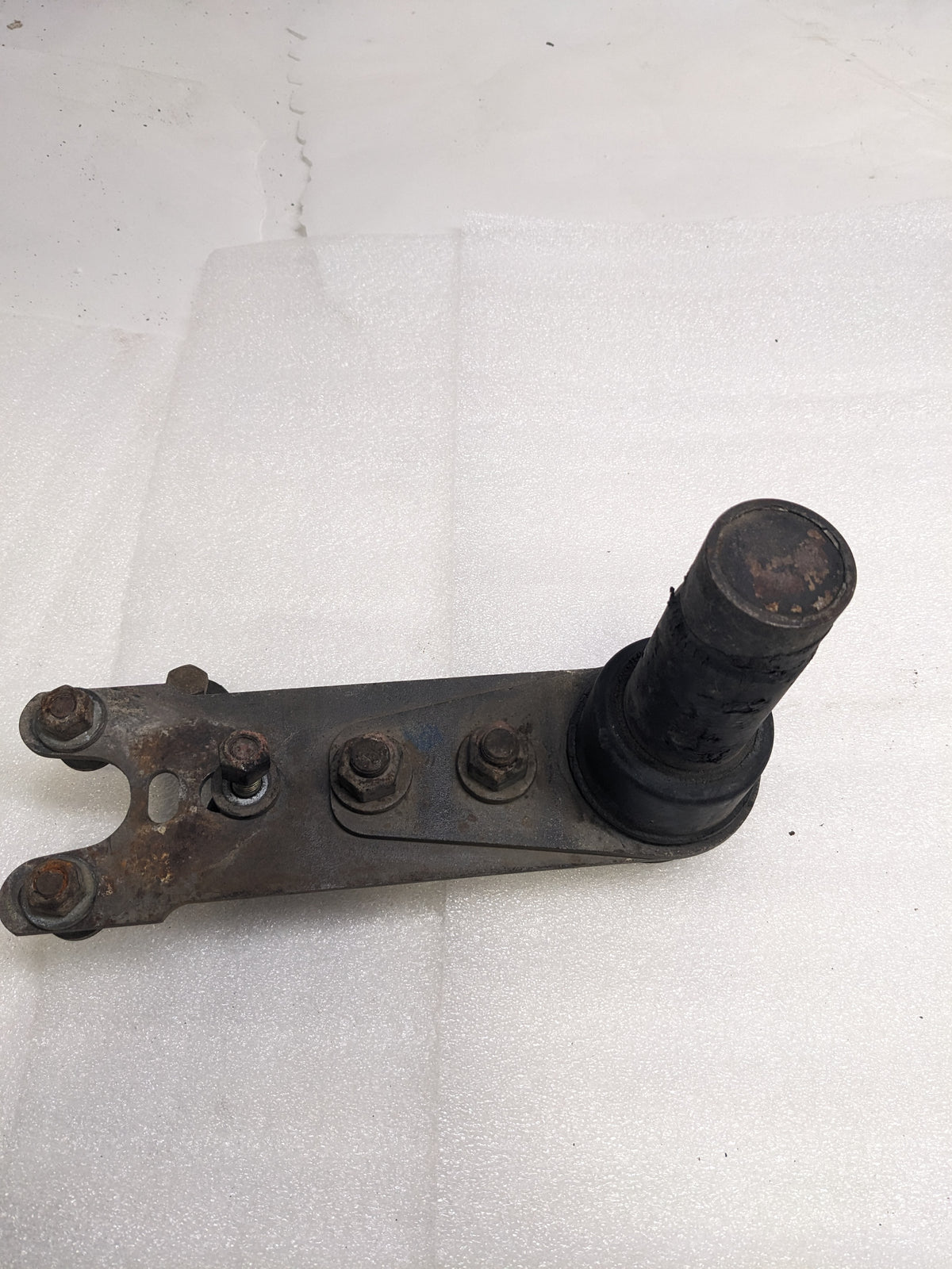 PORSCHE 95133302100 REAR AXLE STRUT FOR 1989-1991 994 USED PG2