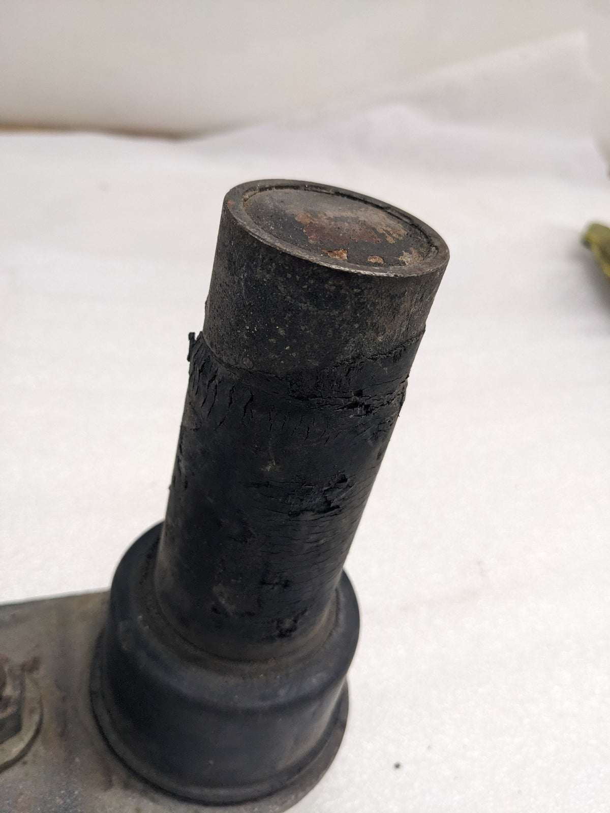 PORSCHE 95133302100 REAR AXLE STRUT FOR 1989-1991 994 USED PG2