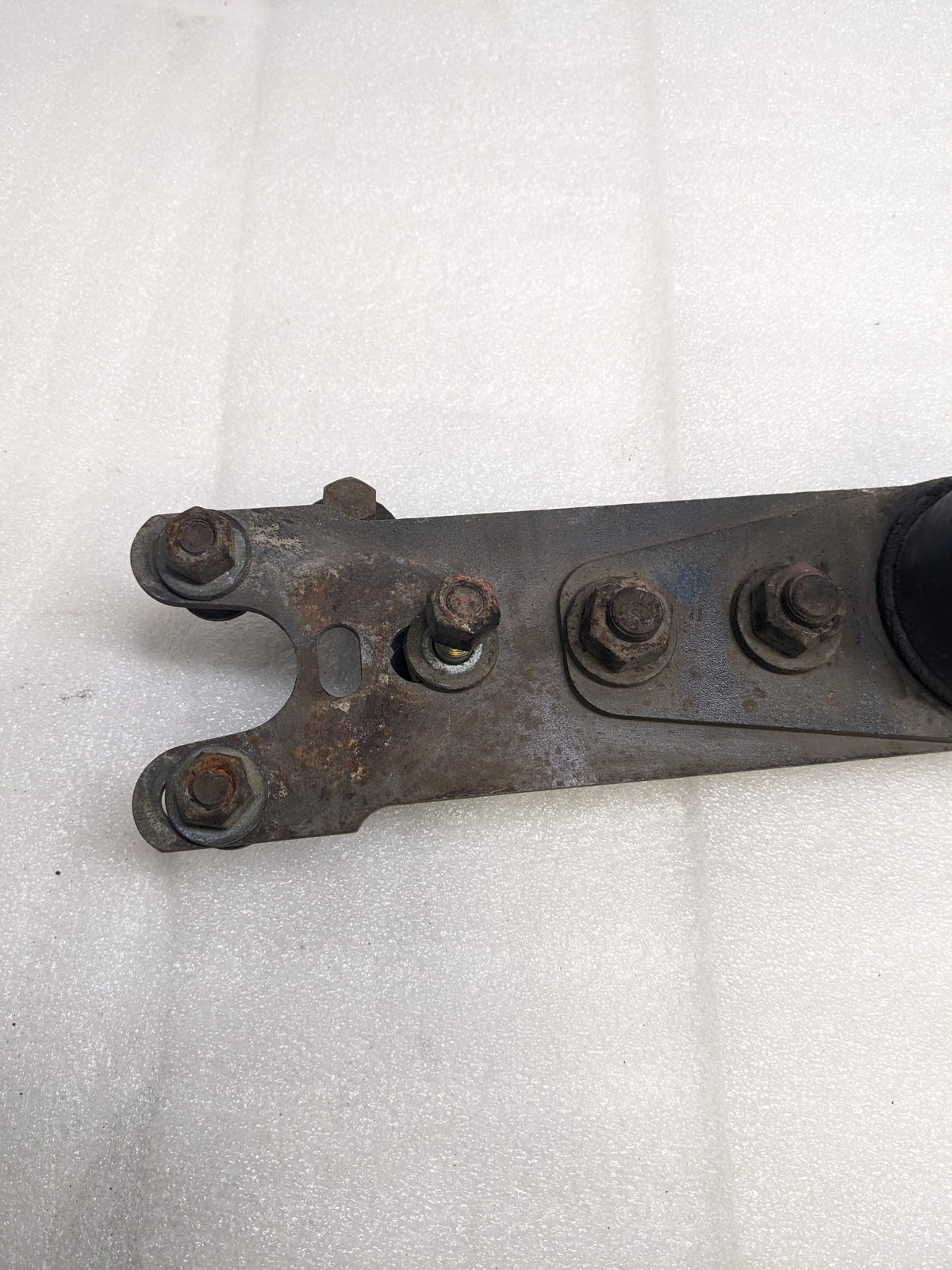 PORSCHE 95133302100 REAR AXLE STRUT FOR 1989-1991 994 USED PG2