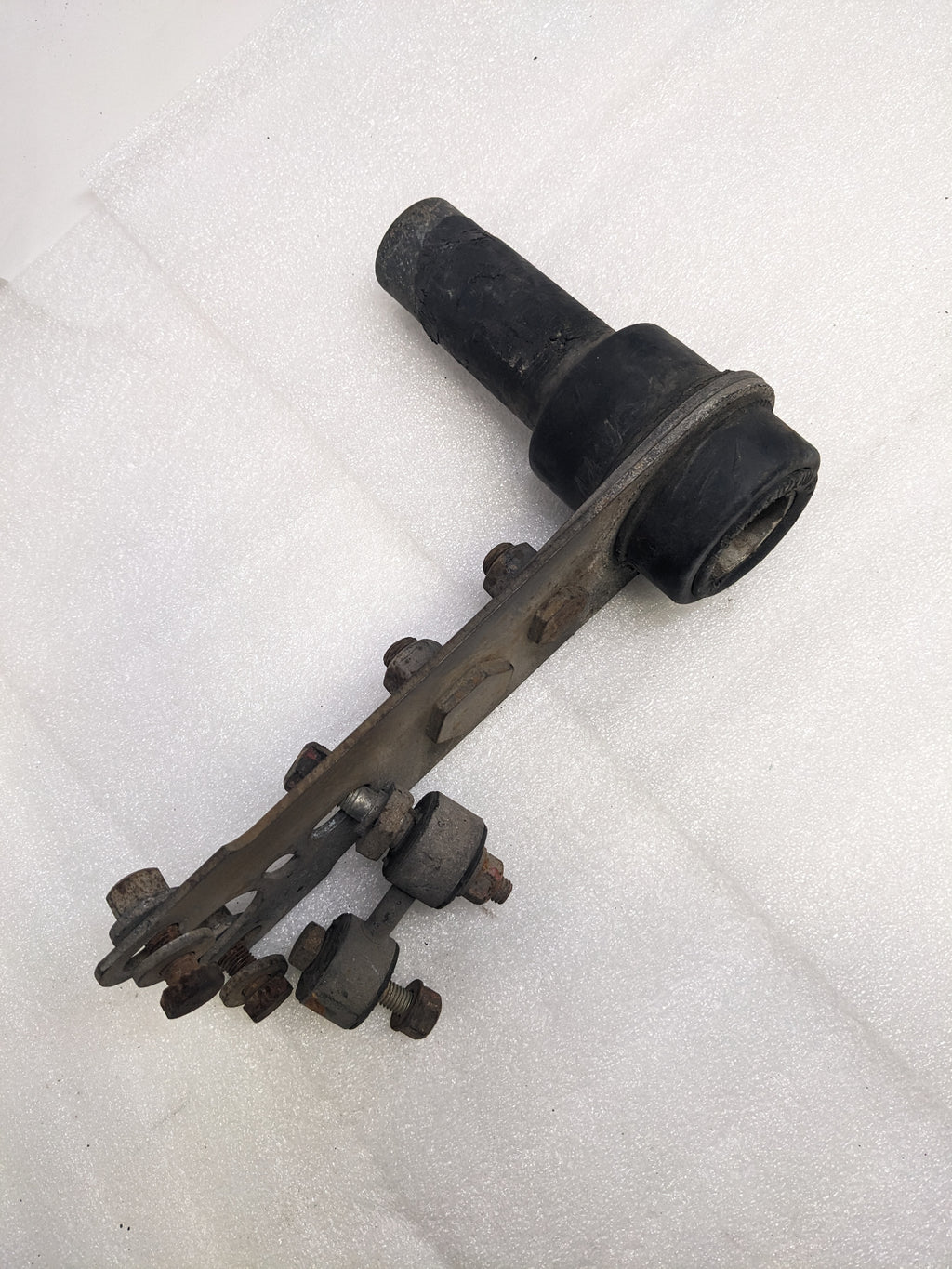 PORSCHE 95133302100 REAR AXLE STRUT FOR 1989-1991 994 USED PG2
