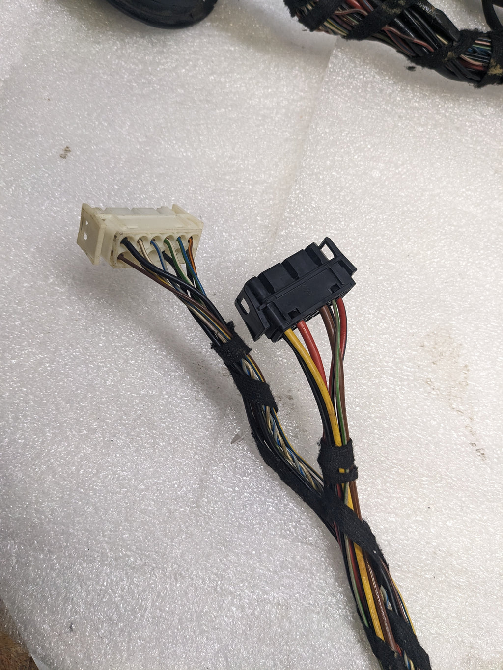 PORSCHE 98760701064 AS CABLE LOOM FOR 2006-2008 CAYMAN USED SR