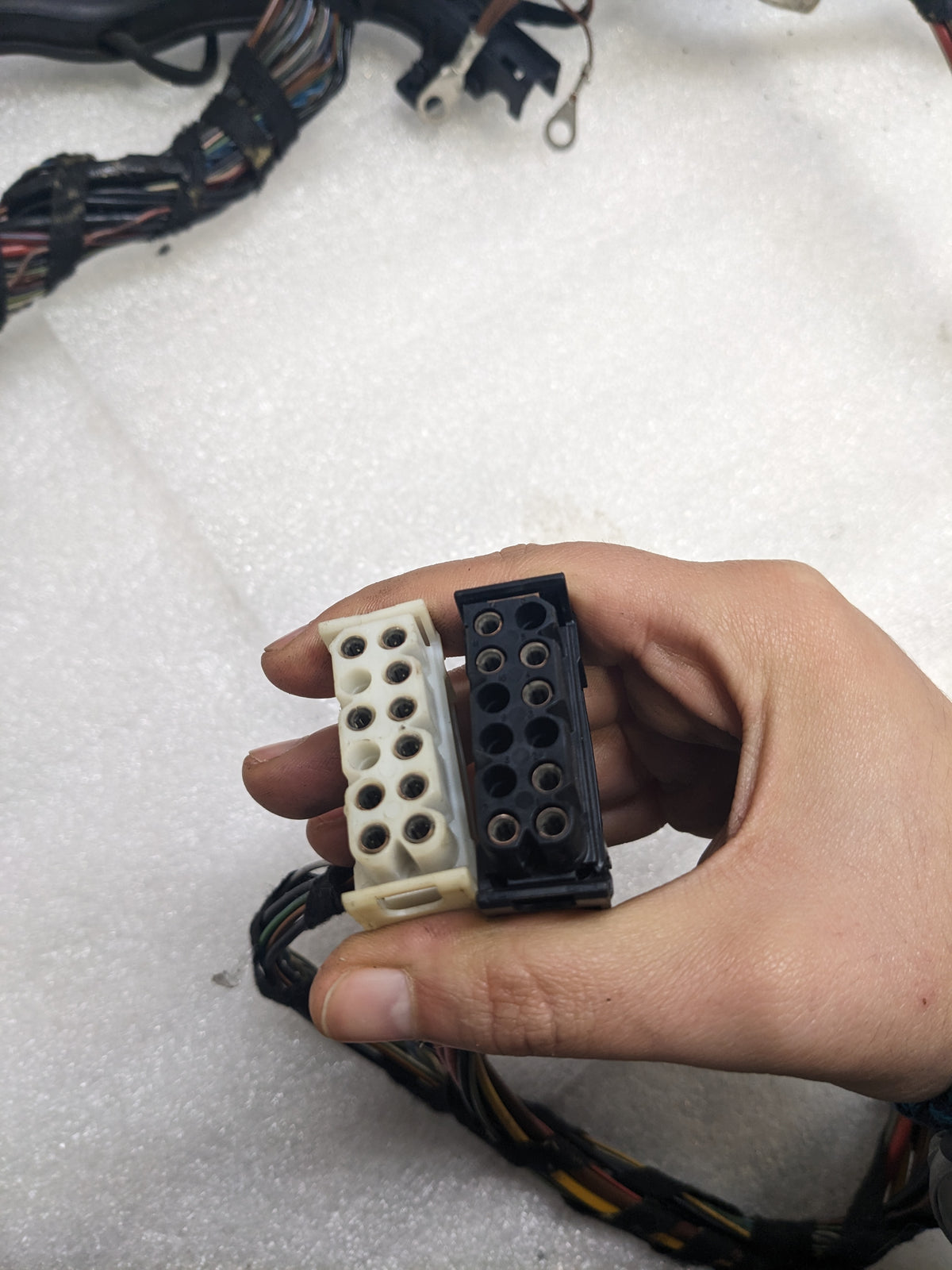 PORSCHE 98760701064 AS CABLE LOOM FOR 2006-2008 CAYMAN USED SR