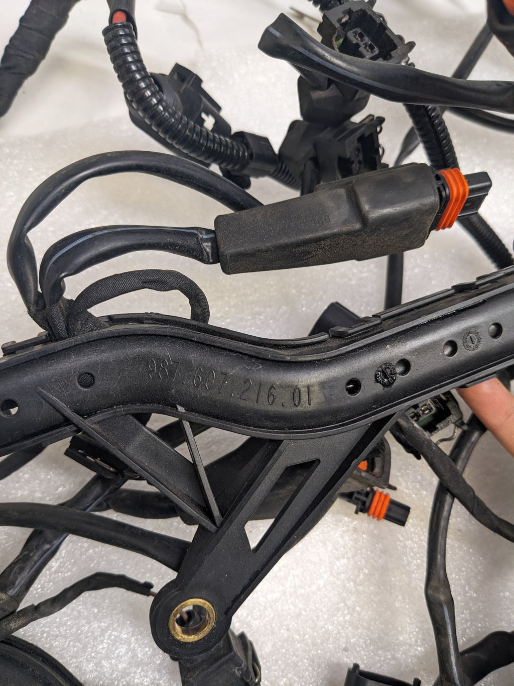 PORSCHE 98760701064 AS CABLE LOOM FOR 2006-2008 CAYMAN USED SR