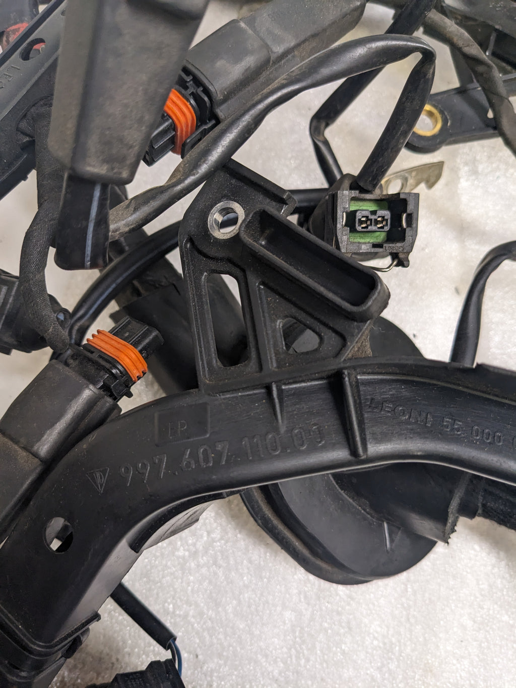 PORSCHE 98760701064 AS CABLE LOOM FOR 2006-2008 CAYMAN USED SR