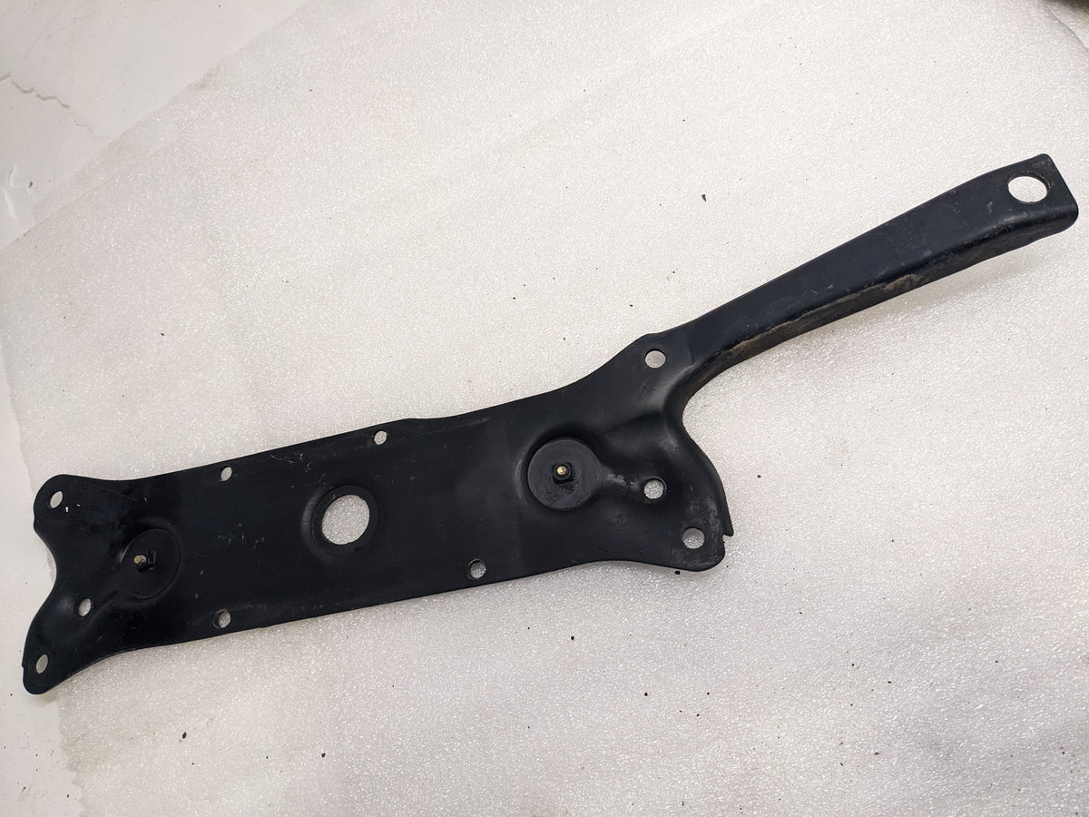 PORSCHE 92837501900 CROSS MEMBER PLATE REINFORCEMENT FOR 1987-1995 928 USED PG2