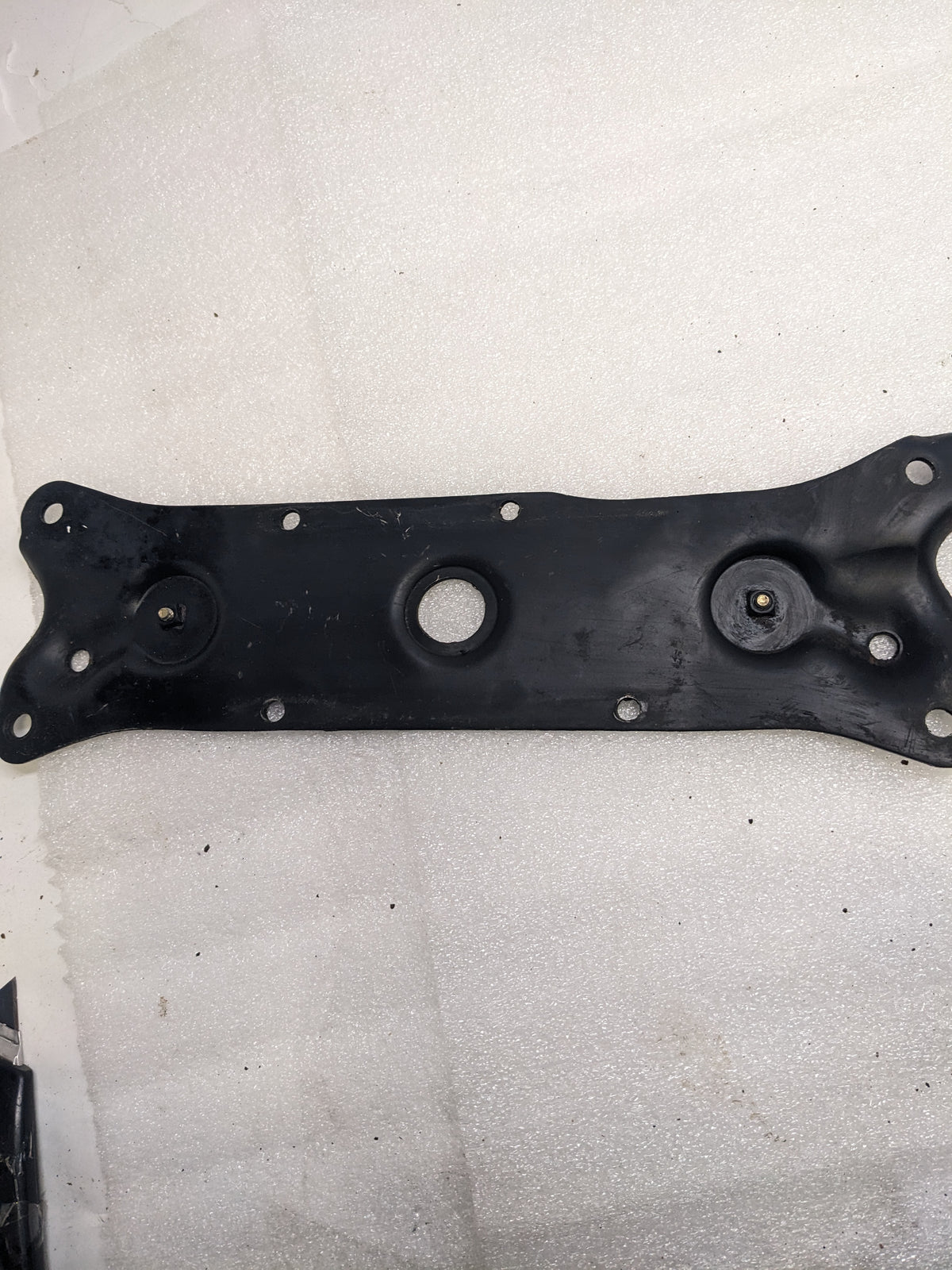 PORSCHE 92837501900 CROSS MEMBER PLATE REINFORCEMENT FOR 1987-1995 928 USED PG2
