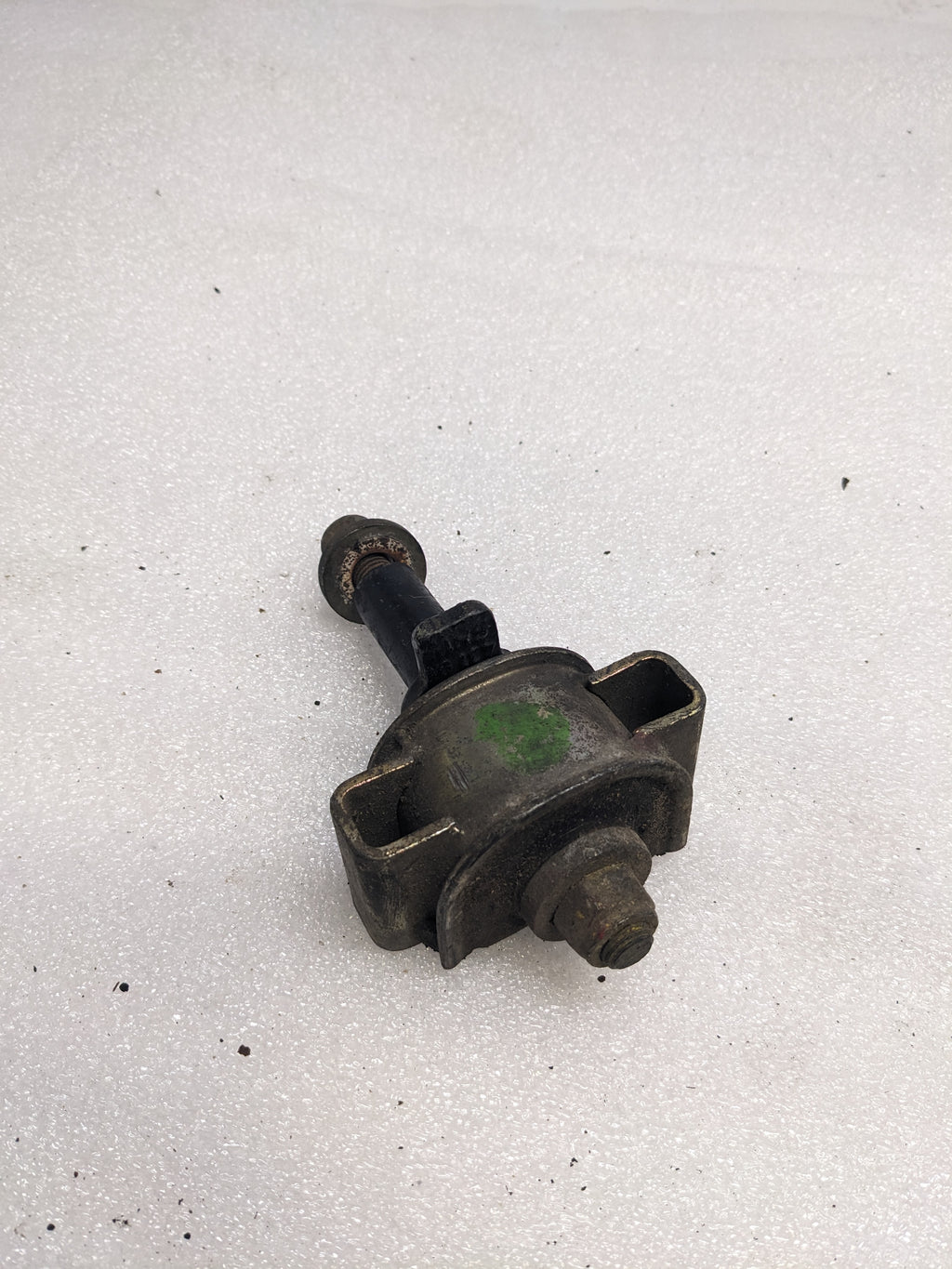 PORSCHE 95134102300 SINGLE CONTROL ARM MOUNT FOR 1985-1995 944/968 USED R23T3
