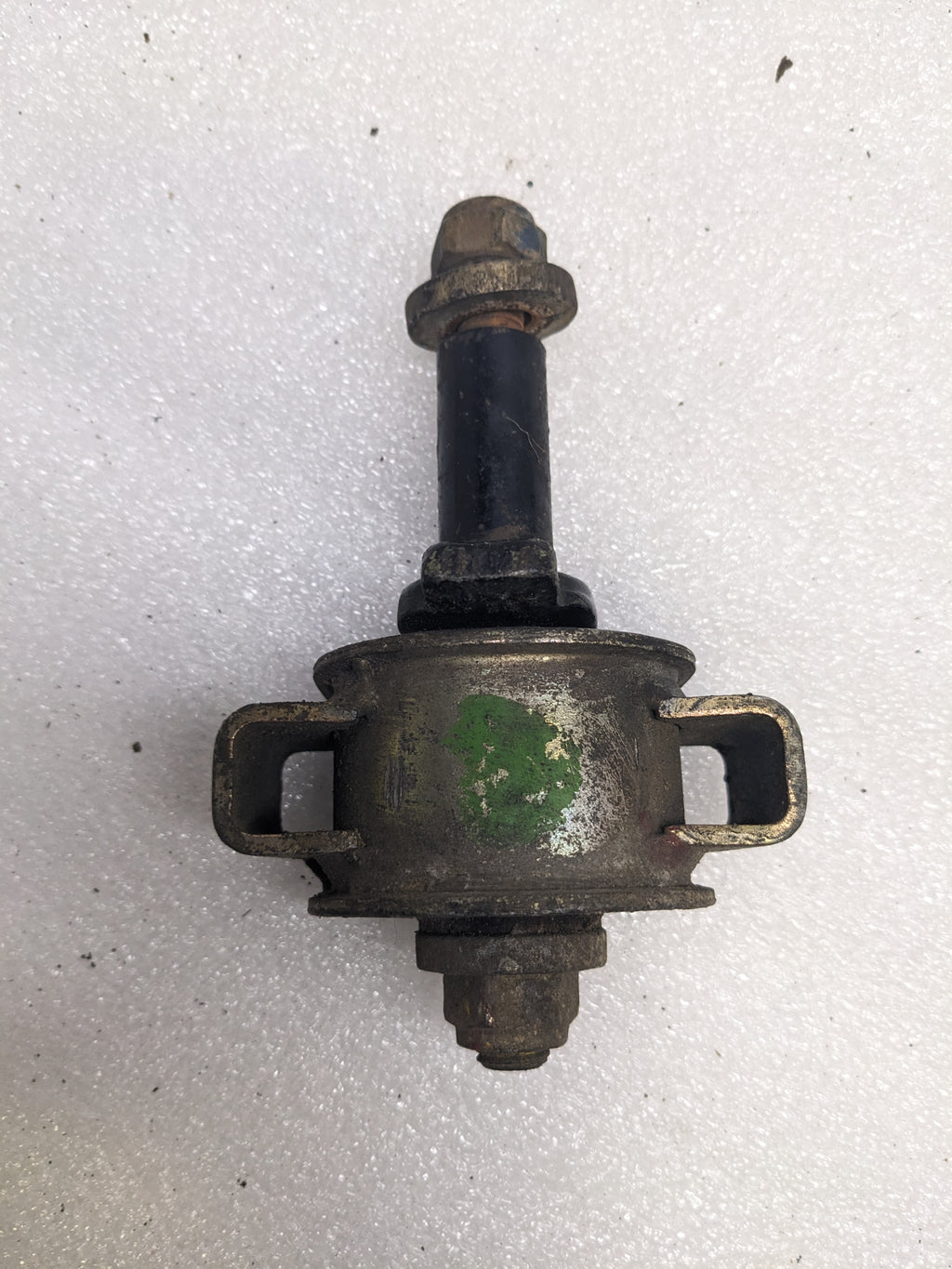PORSCHE 95134102300 SINGLE CONTROL ARM MOUNT FOR 1985-1995 944/968 USED R23T3